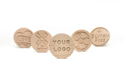 Interchangeable engraved round plates