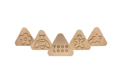 Interchangeable engraved triangular plates