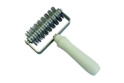 Lattice cutting roller